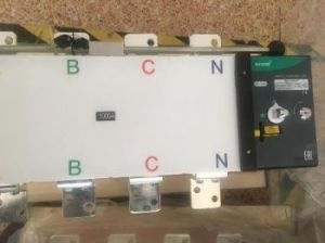 Реверсивный рубильник-переключатель с моторприводом 1000А Реверсивный рубильник-переключатель с моторприводом 1000А