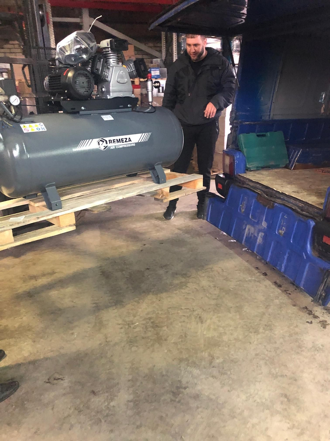 Отгрузка компрессора 200.LB40 в Нижнем Новгороде