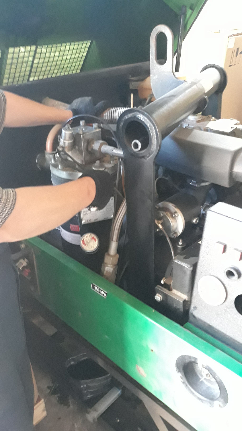 Ремонт винтового дизельного компрессора в Новосибирске  Ремонт винтового дизельного компрессора в Новосибирске